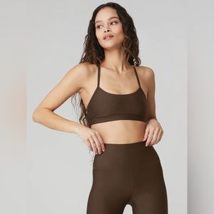 alo Airlift Intrigue Bra in Espresso